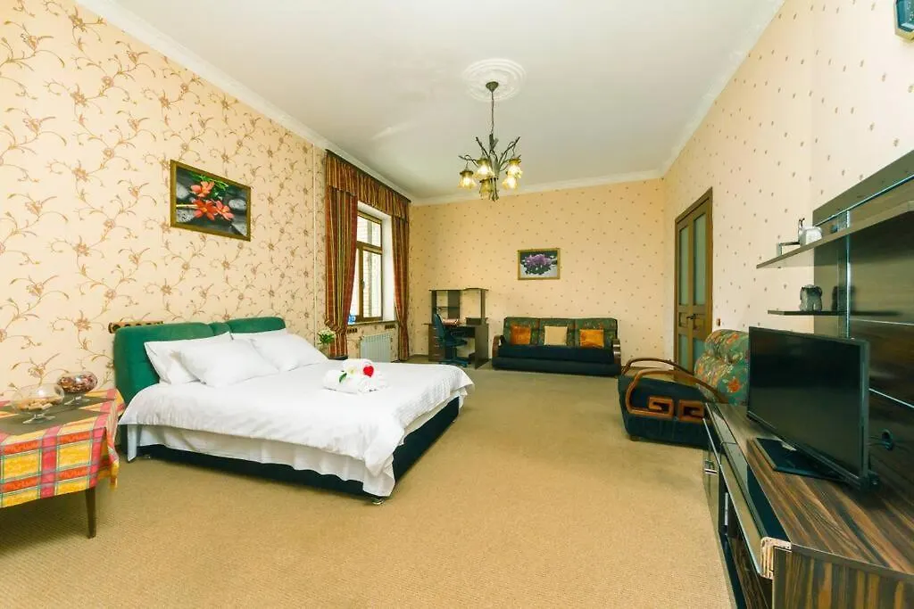 Apartment With View On Inpedendence Square Khreshchatyk Kiev