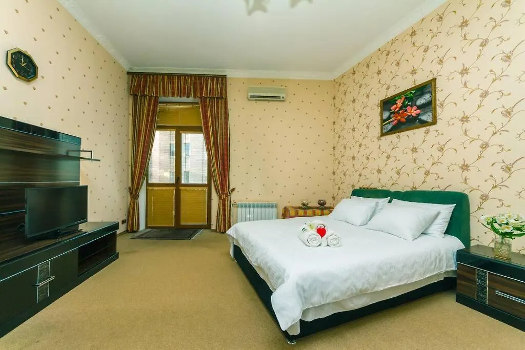 Apartment With View On Inpedendence Square Khreshchatyk Kiev